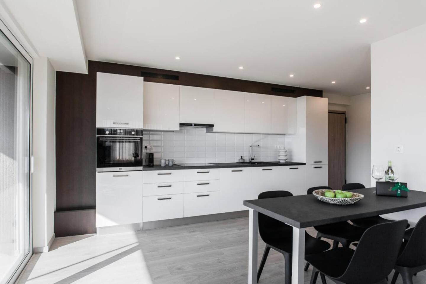 Apartment 2bdr Riviera Sea View By The Olon